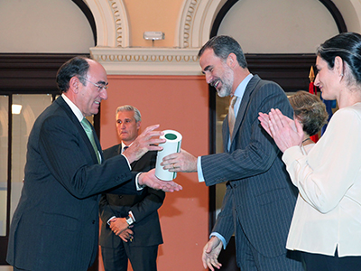 foto noticia Ignacio Galán recibe de manos de Su Majestad el Rey el Premio Europeo de Medio Ambiente.
